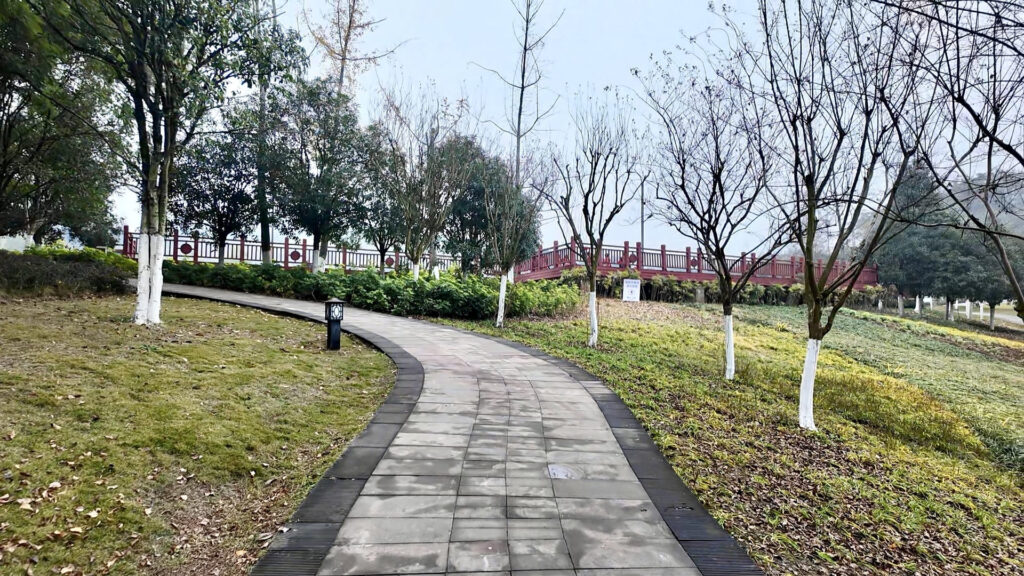四川省資陽市の東岳山の麓の公園