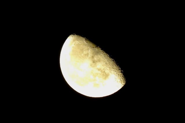 旧暦は月の満ち欠けを基にしたカレンダー