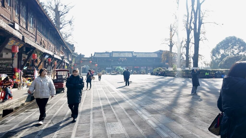 街子古鎮の広場