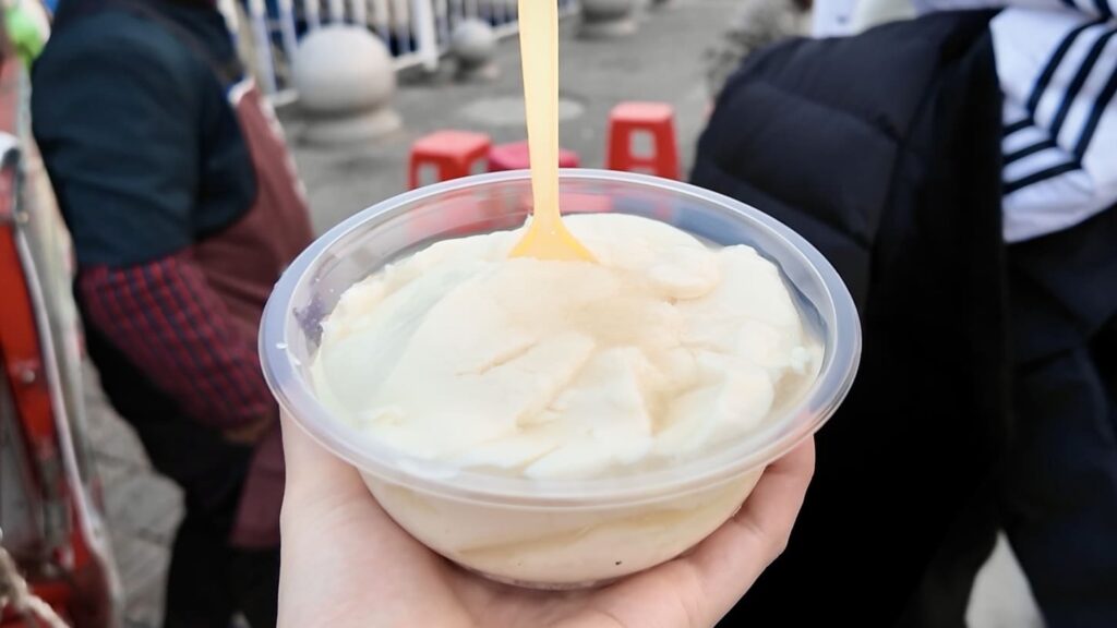 重慶園博園を出た先で食べた豆腐脳