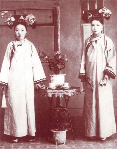 清朝の貴婦人(Wikipediaより)